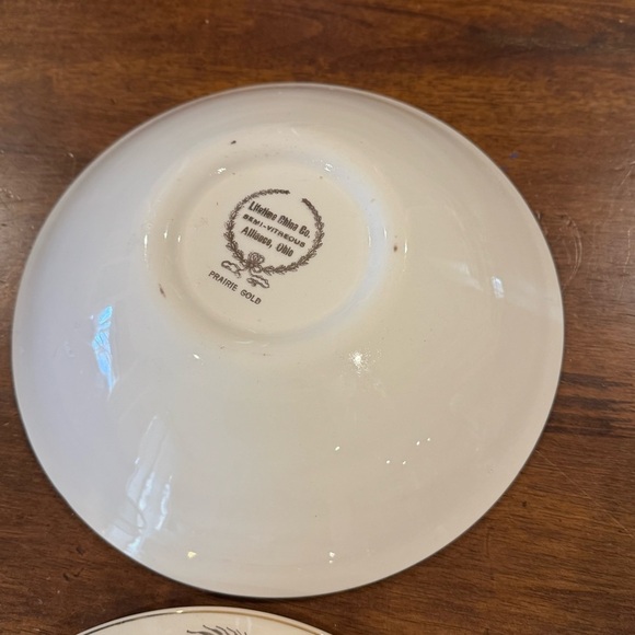 Prairie Gold by Lifetime Covered Round Vegetable Server Wheat Pattern Cream Gold - Picture 5 of 6